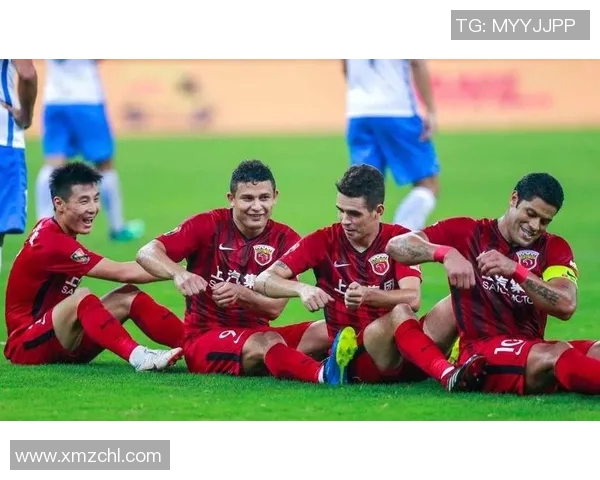 亚冠激战鲁能对阵恒大争夺小组出线权全力以赴展现球队实力