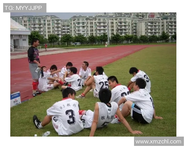 杭州足球队的转型之路：从传统强队到现代化足球俱乐部的探索与挑战